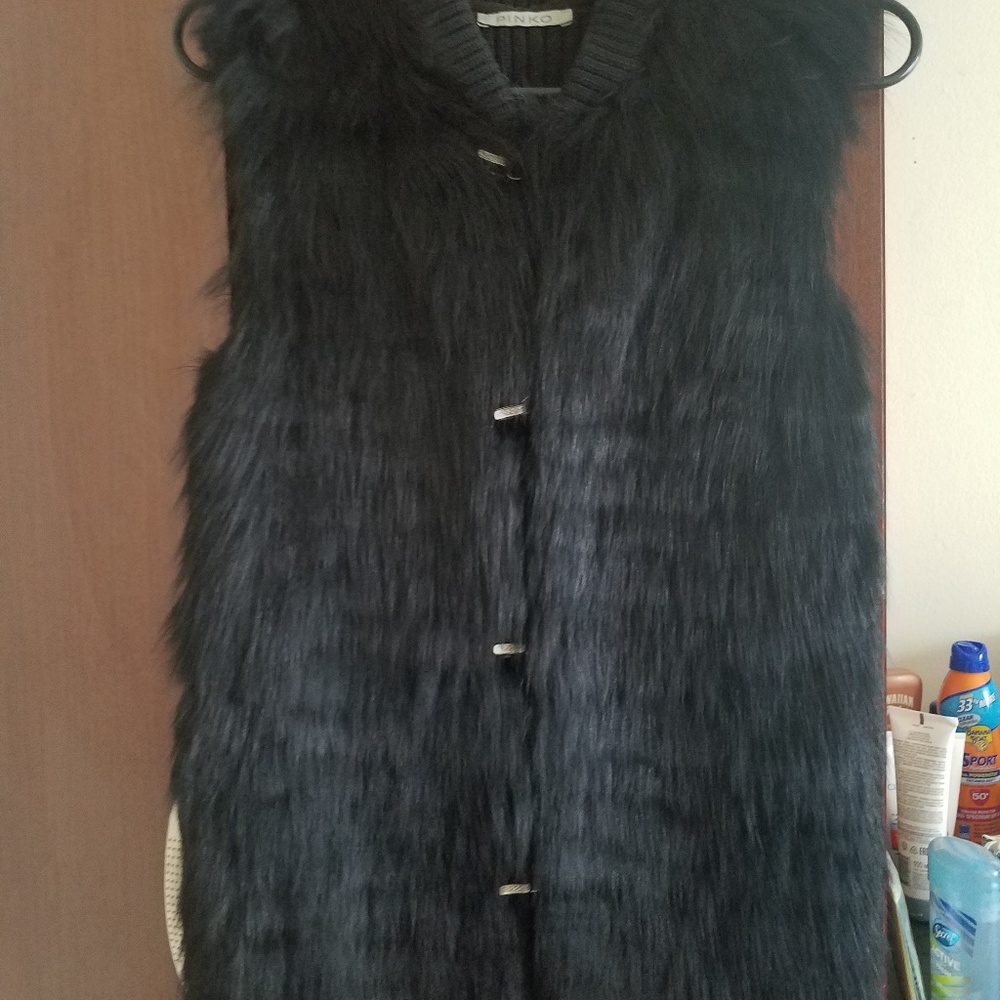 Pinko black fox fur vest